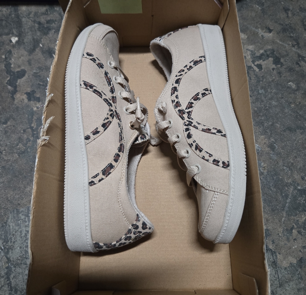 Sketchers Beige Low-Top Sneakers with Leopard Accent